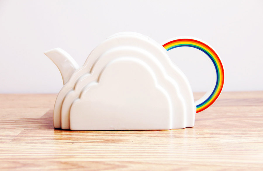 Vintage-1970s-Vandor-Cloud-and-Rainbow-Teapot.jpg